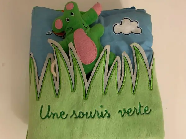 Une Souris verte interaktives Buch