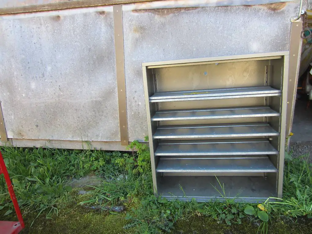 Metallgestell / Metall - Schrank / Werkzeugschrank