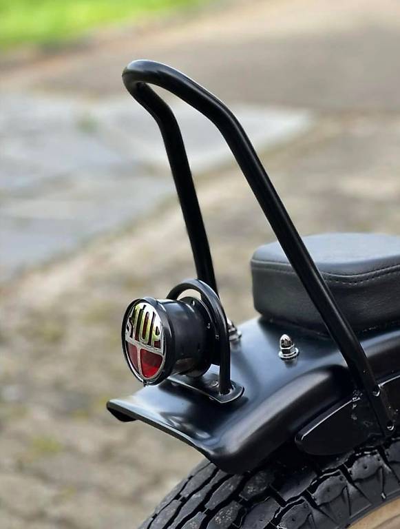 Heckfender Stahl mit Sissybar Soziussitz & Rückleuchte