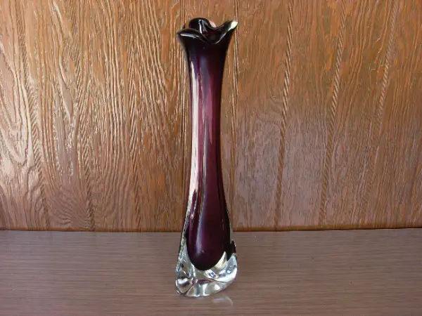 Grand vase violet en verre de Murano - Hauteur: 48,5 cm