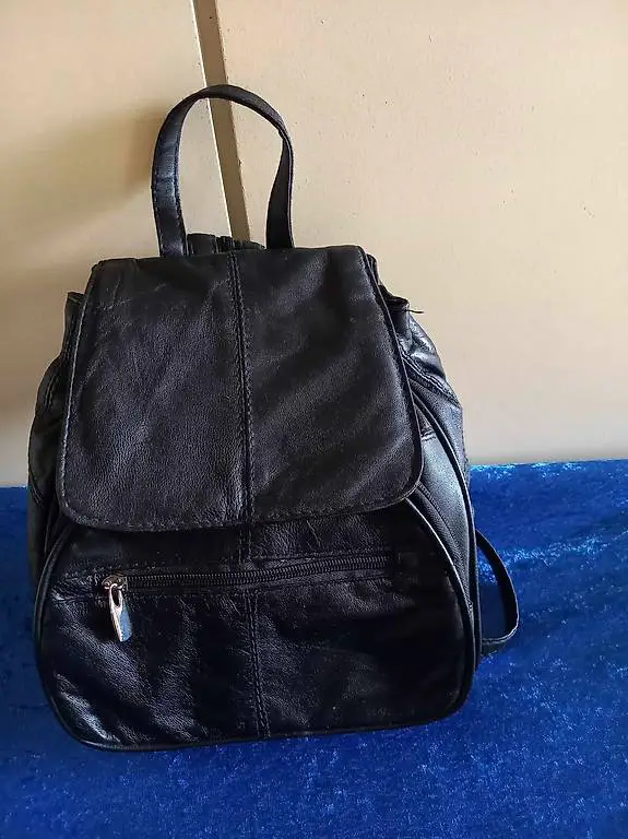 Damen Lederrucksack, schwarz.