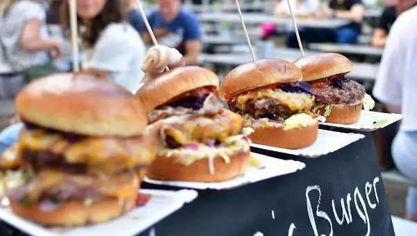 Komplette Catering und Streetfood Unternehmung zu verkaufen