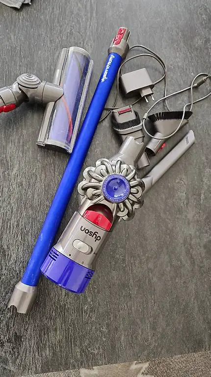 Dyson V7 fluffy bon état