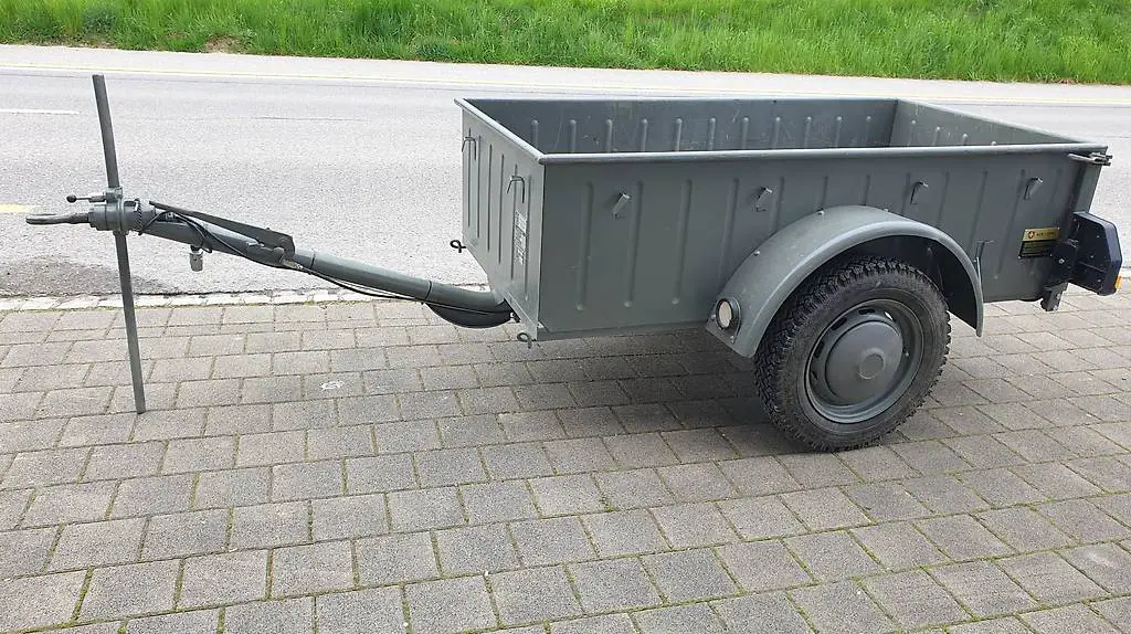 Anhänger Motorrad Töff Auto Sachentransport Traktor Bagger