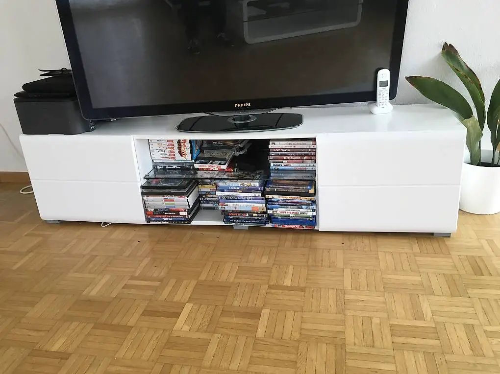 Fernsehmöbel und Salontisch weiss