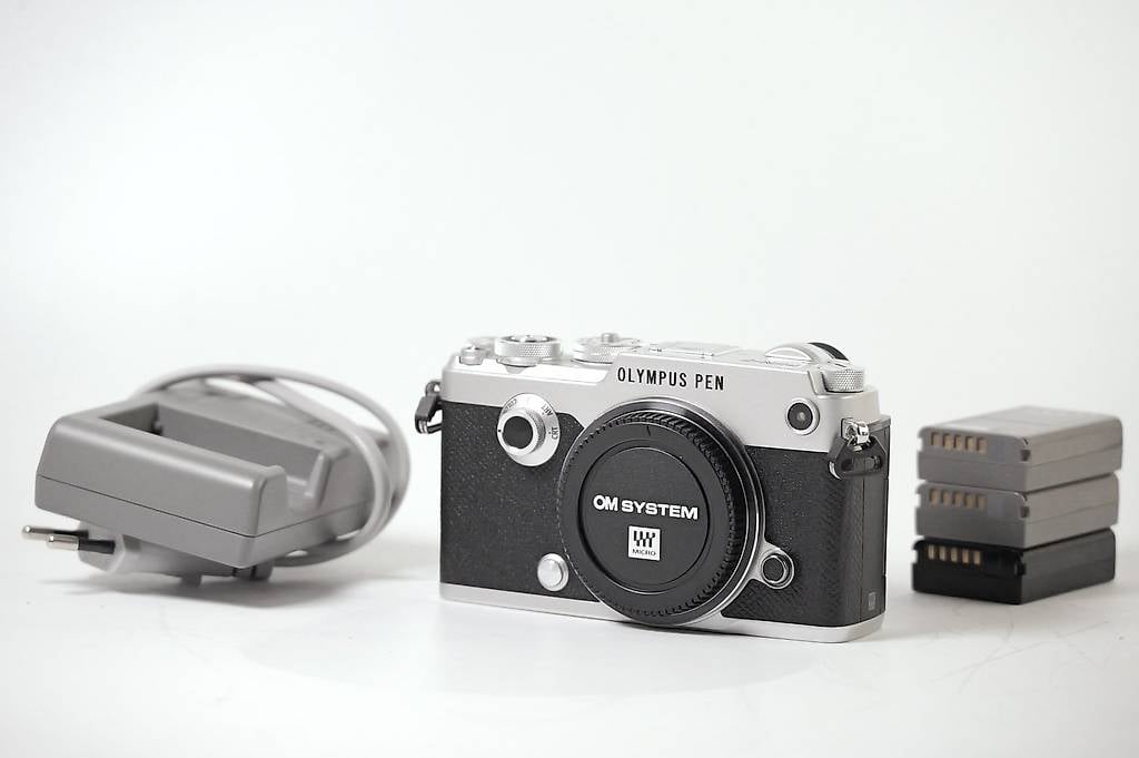 Olympus Pen F silber
