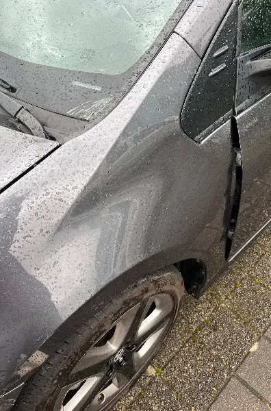 oyota Prius Hybrid 4x4 nur 7000km mit Garantie