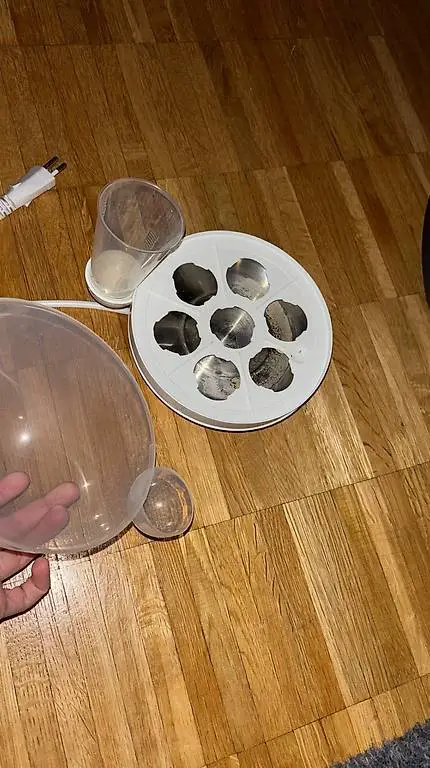 Eierkocher neu, vermutlich nie benutzt .