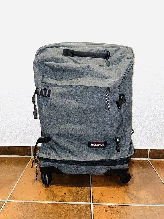 eastpak trolley tranverz s in grau