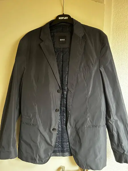 Hugo Boss Übergangsjacke (M/L) – Elegant, Premium-Style