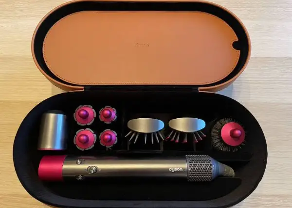 Dyson airwrap HS01