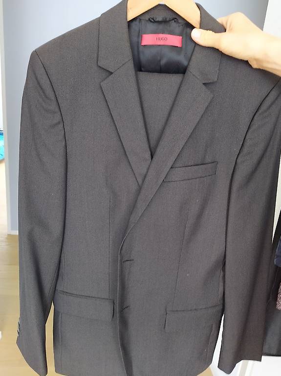 Anzug HUGO BOSS Grösse 48, braun