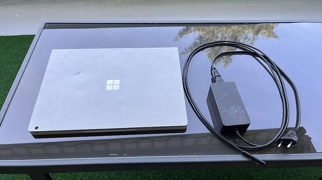 Microsoft Surface Book 2