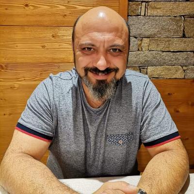 Cerco una bella anima più che un bel corpo per intesa mentale e fisica.