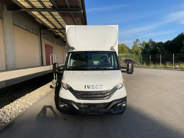 IVECO, Kastenwagen (Transporter)