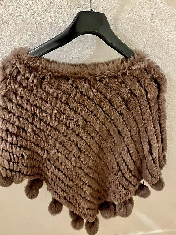 Poncho braun, Rabbit