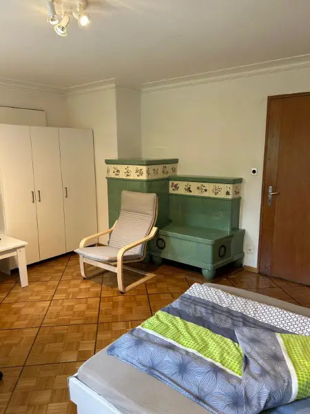 WG-Zimmer - schön möbliert