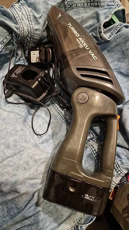 Handstaubsauger gebraucht Fr. 2.-