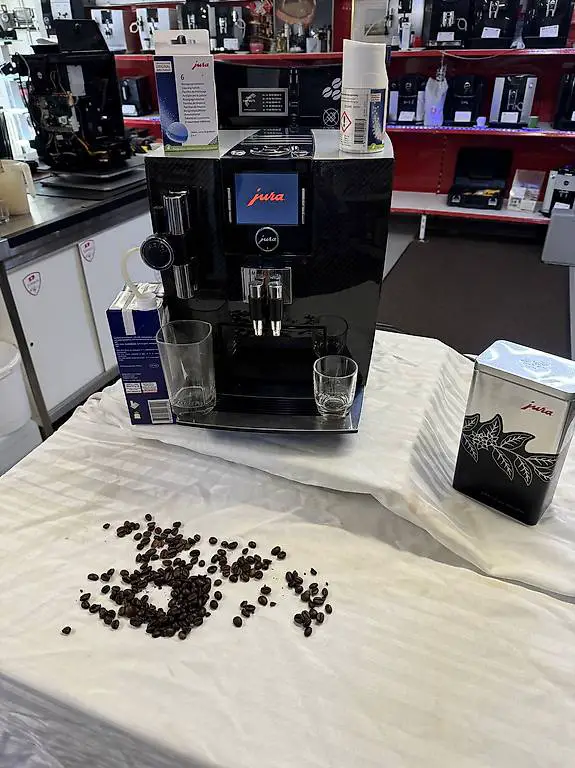 Jura J9.3 Carbon Frisch Revidiert mit Garantie