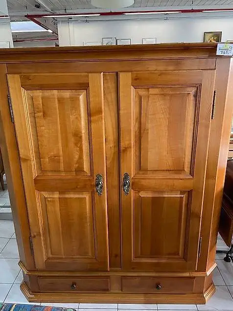 Zeitloser 2türiger Holzschrank, absperrbar