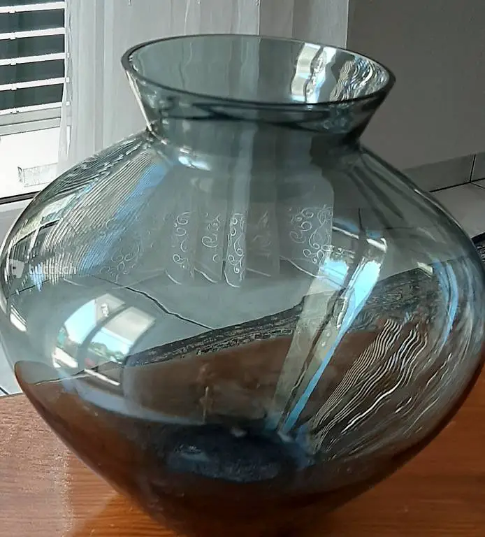 Blumenvase / Rauchglas