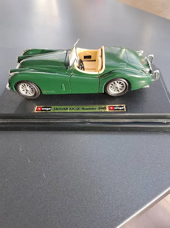 Vintage burago Modellauto JAGUAR XK 120 Roadster (1940)