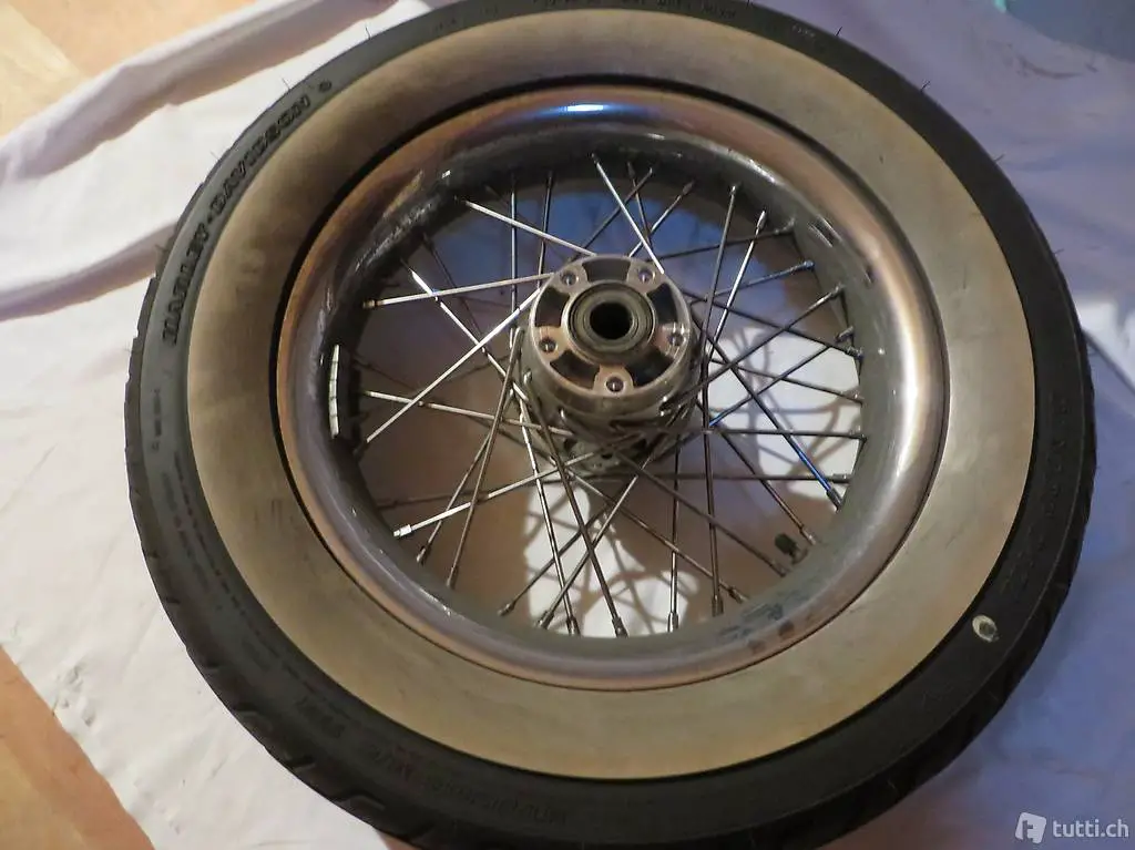  Harley Davidson Hinterrad Softail Deluxe Jahrgang 2016