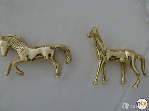 Pferde und Elefanten aus Messing