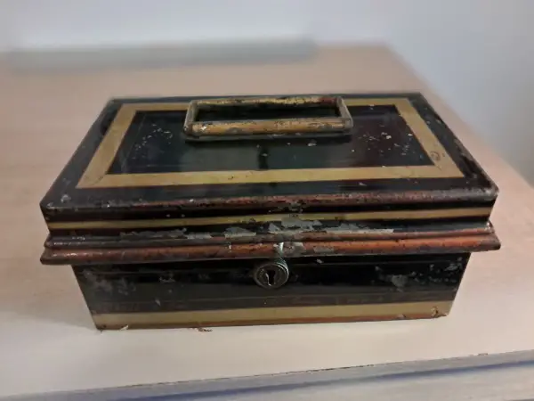 Vecchia cassetta porta Gioie