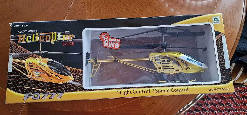 Helikopter FQ 777-506 gold metal