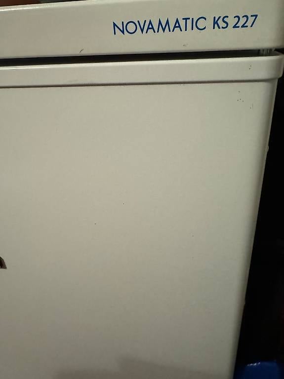 Frigo état neuf très peut servi