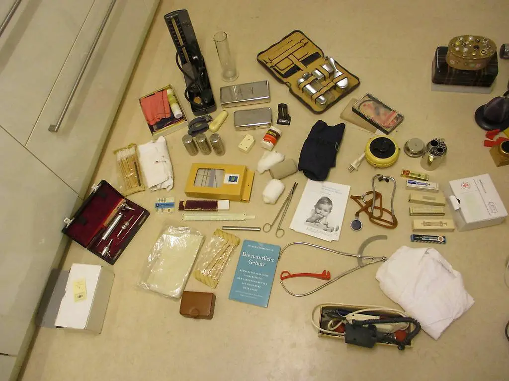 Historisches Ärzte-Besteck Instrumentarium Blutdruck Arzt