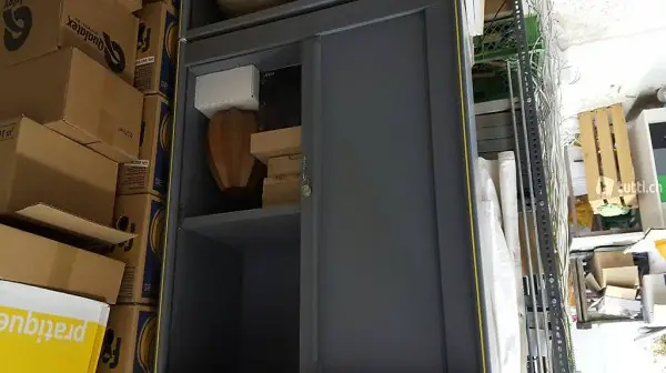 Bürokästli mit Rolltüre