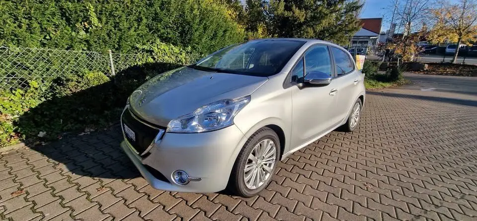 peugeot 208 1.2 puretech style egs s/s