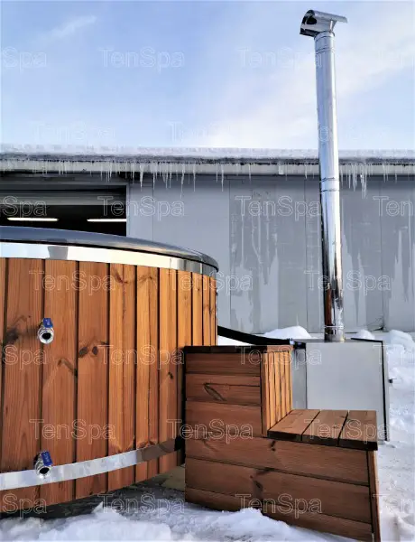 6-8 Personen Hot Tub aus GfK mit Aussenofen u. Whirlpool