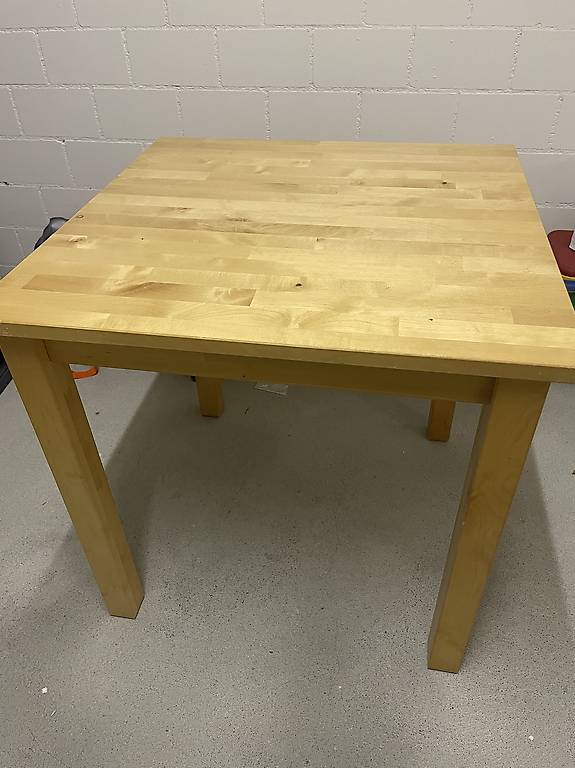 Holztisch