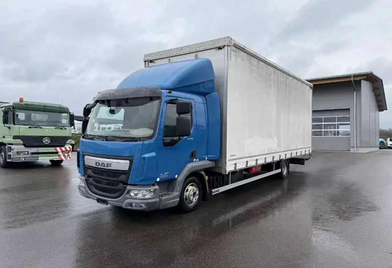 DAF, LF 220 108 4x2 Blache, Brücke-Verdeck