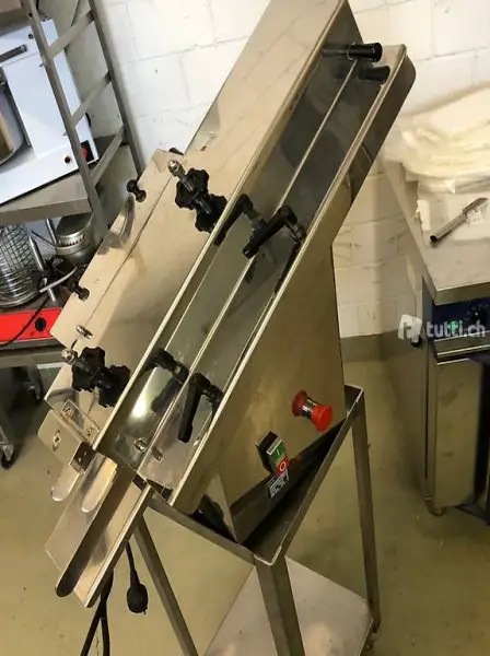 Brötchenschneidemaschine
