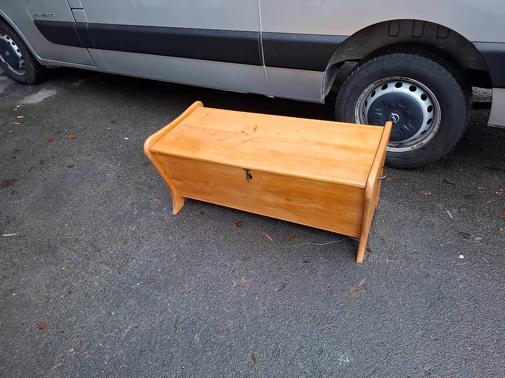 Massivholz Truhe - Sitzbank mit Truhe 104 x 52 cm