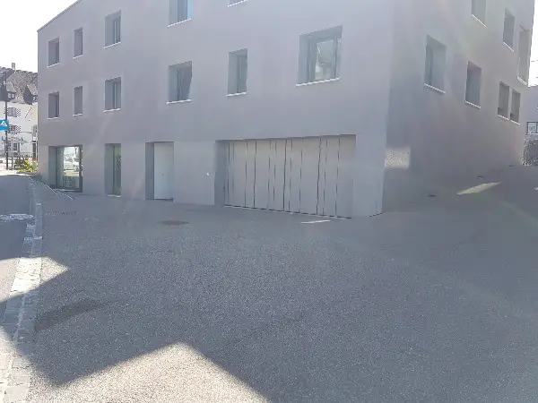Tiefgaragenparkplatz im Zentrum von 4147 Aesch (BL)
