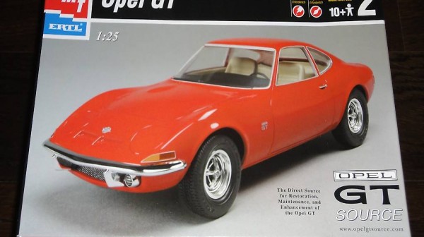 AMT/ERTL OPEL GT 1:25