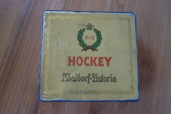 Zigarettenschachtel Waldorf Astoria ZH Hockey