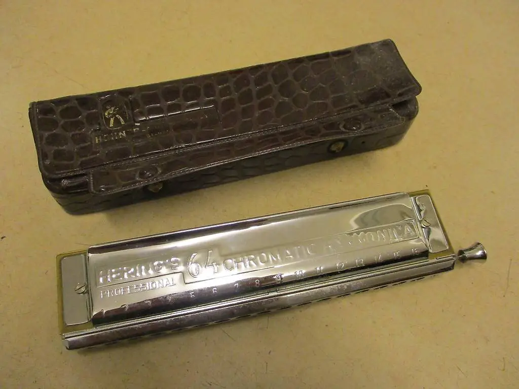HERING`S Professional 64 Chromatic Harmonica Brasil