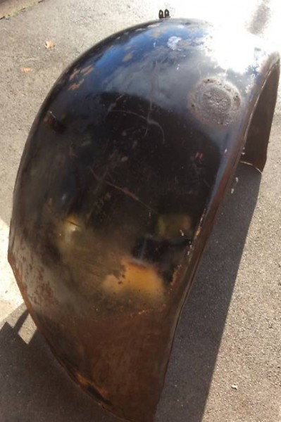 Saurer Kotflügel links