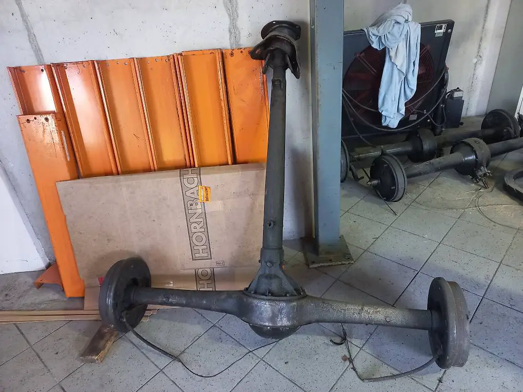Oldtimer Hinterachse komplett zu BUICK 1939 in gutem Zustand