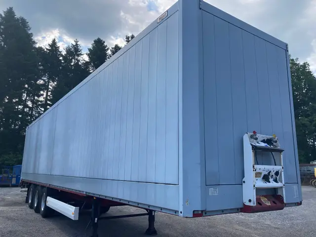 KRONE, SD Kofferauflieger mit Rolltor, Alukofferaufbau