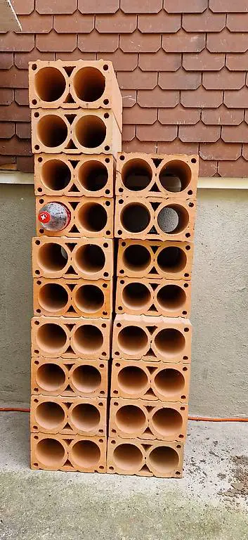 Ziegelstein für Weinflaschen oder als Deko