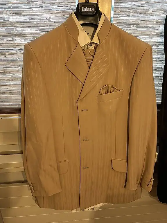 Pierlorenzo Schale wie Neu mit Hemd und Krawatte