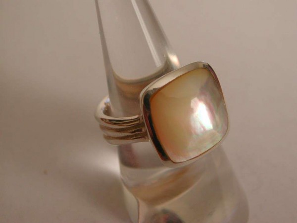 Bague Motif Carré avec Nacre Blanche, en argent 925