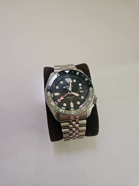 seiko sport 5 gmt